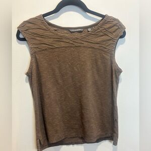 TOAD & CO size XS, brown short sleeve top with scoop collar